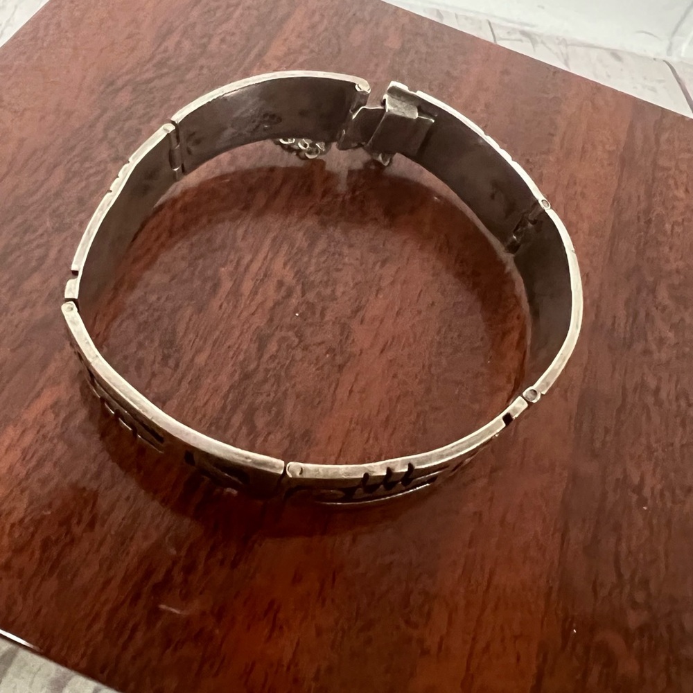 Silver Geometric Pattern Bracelet - image 7